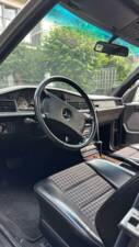 Image 8/12 of Mercedes-Benz 190 E 2.5-16 (1988)