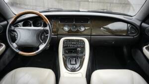 Immagine 33/38 di Jaguar XK8 4.0 (1996)