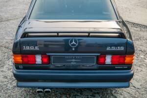 Bild 17/32 von Mercedes-Benz 190 E 2.5-16V (1992)