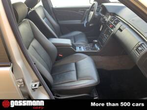 Image 12/15 of Mercedes-Benz E 320 (1998)