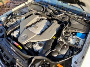 Image 40/47 of Mercedes-Benz E 63 AMG (2006)