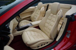 Image 16/50 of Ferrari California (2010)