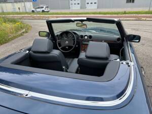 Image 13/31 of Mercedes-Benz 420 SL (1987)