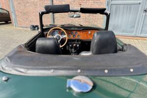 Image 17/24 de Triumph TR 6 (1973)