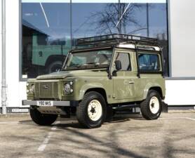 Bild 4/32 von Land Rover Defender 90 Works V8 (2014)