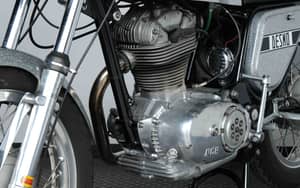Image 33/64 of Ducati 350 Desmo (1971)