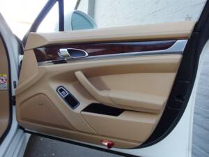 Bild 65/99 von Porsche Panamera Turbo (2009)