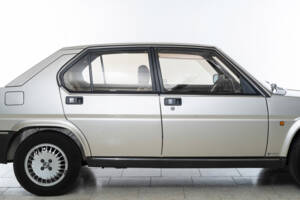 Image 6/50 of Alfa Romeo 90 2.0 V6 Super (1987)