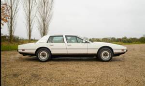 Image 3/28 of Aston Martin Lagonda (1982)