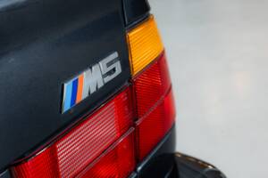 Bild 30/34 von BMW M5 (1993)