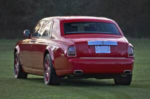 Image 12/50 of Rolls-Royce Phantom VII (2016)