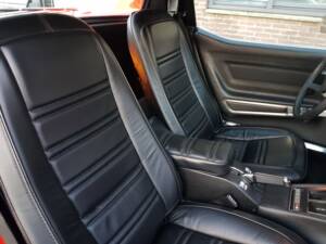 Image 18/24 of Chevrolet Corvette Stingray (1976)