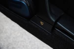 Image 41/108 de Porsche 911 Carrera 3.2 (1989)