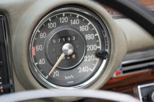 Image 5/18 de Mercedes-Benz 280 SE 3,5 (1970)