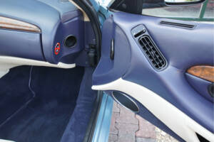 Bild 42/50 von Aston Martin DB 7 Vantage Volante (2000)