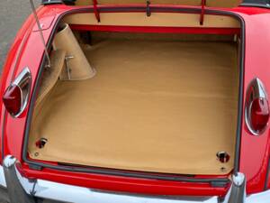 Immagine 13/18 di Jaguar XK 150 3.8 S DHC (1959)