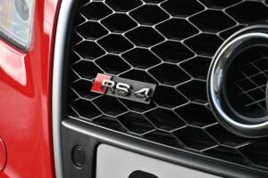 Image 18/50 of Audi RS4 (2006)