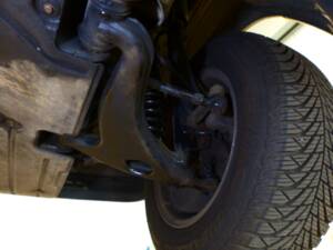 Afbeelding 31/63 van Mercedes-Benz 230 CE (1988)