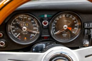 Image 12/34 de Jaguar Type E V12 (1972)