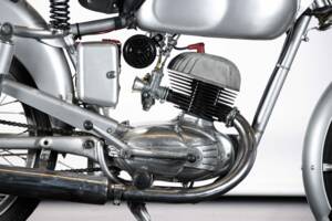 Bild 39/50 von Mondial 160 Sport Lusso (1954)