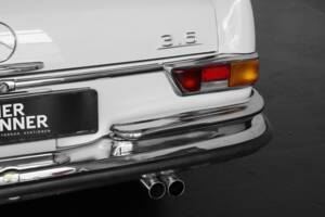 Image 18/50 of Mercedes-Benz 280 SE 3,5 (1969)