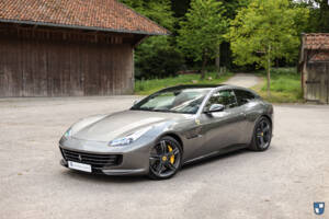 Image 1/61 de Ferrari GTC4Lusso (2017)