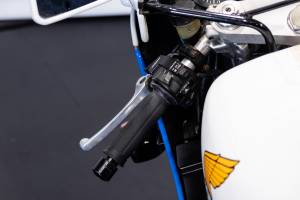 Bild 24/48 von Honda DUMMY (1988)