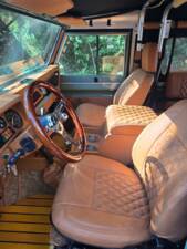 Image 25/72 of Land Rover 90 (1987)