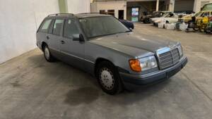 Bild 2/81 von Mercedes-Benz 250 TD (1992)