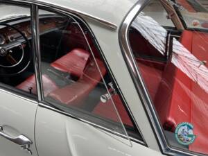Image 34/37 of Volkswagen Karmann Ghia 1600 L (1968)