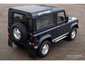 Bild 20/27 von Land Rover Defender 90 (1998)