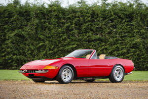 Image 2/40 of Ferrari 365 GTB&#x2F;4 Spyder (1973)