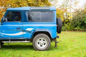 Bild 30/50 von Land Rover Defender 90 &quot;50th Anniversary&quot; (1999)