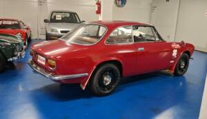 Bild 3/37 von Alfa Romeo Giulia 1300 GT Junior (1974)