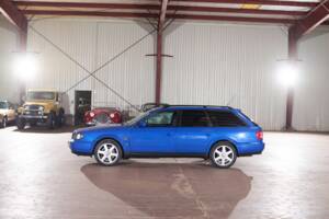 Image 30/113 of Audi S6 Plus Avant (1996)