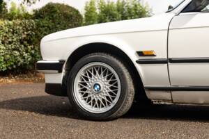 Afbeelding 24/48 van BMW 325i (1990)