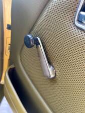 Image 106/139 of Mercedes-Benz 240 D (1978)