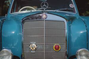 Image 13/50 of Mercedes-Benz 220 a (1956)