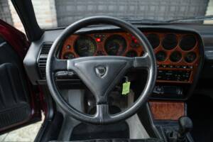 Image 44/50 of Lancia Thema 8.32 (1989)