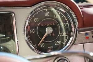 Imagen 34/50 de Mercedes-Benz 230 SL (1967)