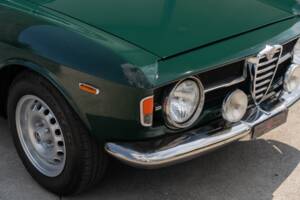 Image 42/83 of Alfa Romeo Giulia GT 1300 Junior (1968)