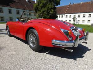 Image 12/174 of Jaguar XK 150 3.4 S OTS (1958)