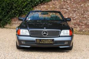 Image 24/50 of Mercedes-Benz 500 SL (1992)
