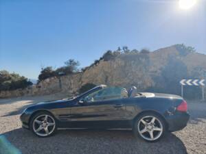 Immagine 6/11 di Mercedes-Benz SL 500 (2002)