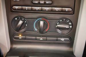 Image 38/49 of Ford Mustang GT (2006)