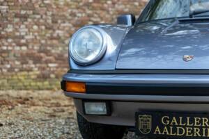 Immagine 22/50 di Porsche 911 Carrera 3.2 "25 years 911" (1988)