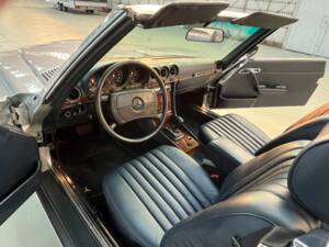 Immagine 17/52 di Mercedes-Benz 500 SL (1984)