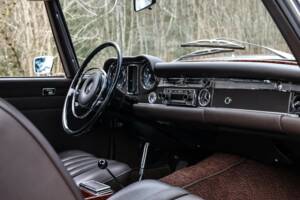 Image 17/21 de Mercedes-Benz 280 SL (1969)