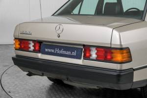 Image 28/50 of Mercedes-Benz 190 D (1986)