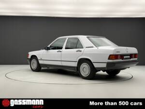 Imagen 6/15 de Mercedes-Benz 190 (1987)